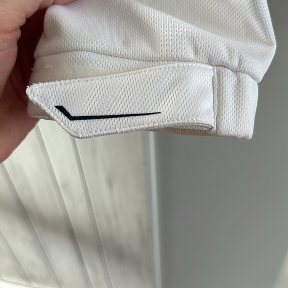 Bobby Jones X-H20 wind/rain jacket w Sand Hills Golfcourse logo on left chest - Picture 4 of 5